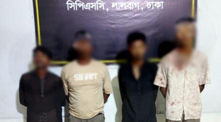 কদমতলীতে বিদেশি পিস্তলসহ গ্রেপ্তার ৪
